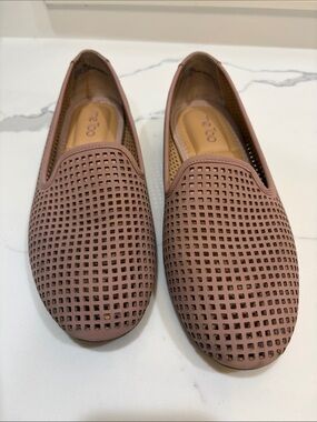 Me too pale pink open weave loafers